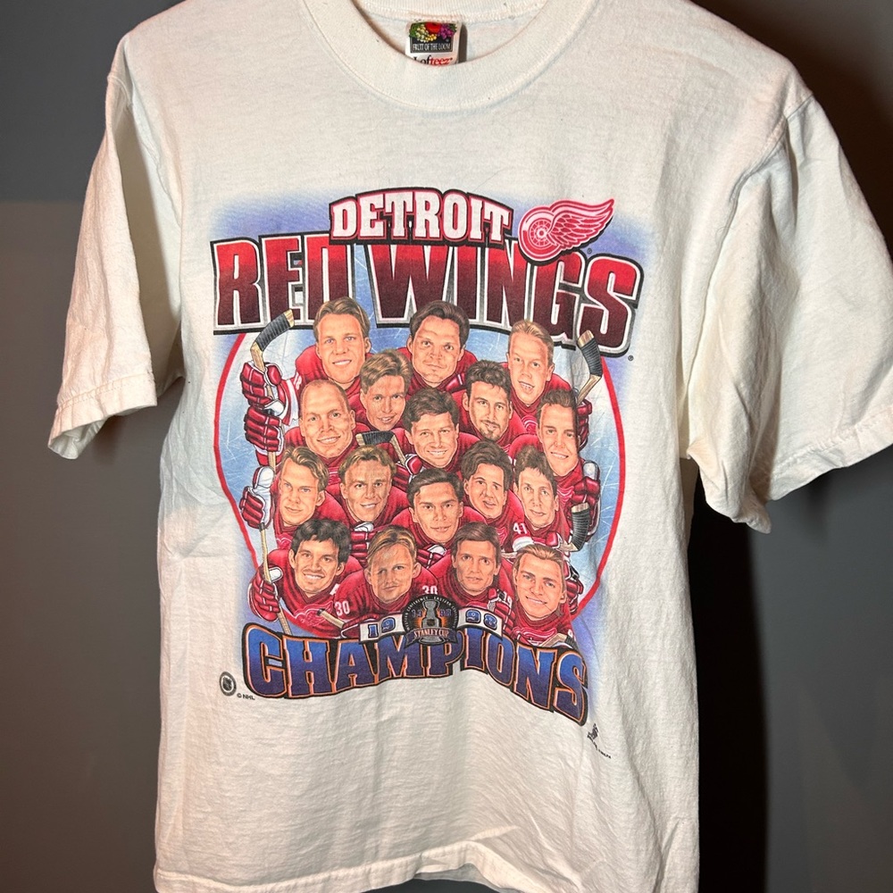 1998 Vintage Red Wings T Shirt
